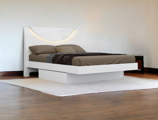 LuxxHomes  Solid Wood King White Bed