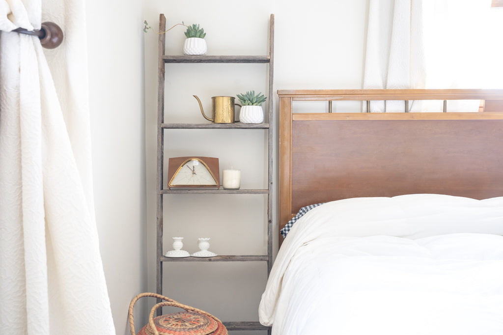 LuxxHomes  5 Step Rustic Weathered Grey Wood Ladder Shelf