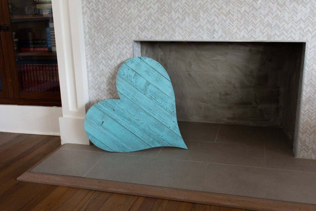 LuxxHomes  12" Turquoise Reclaimed Wood Heart Wall Decor