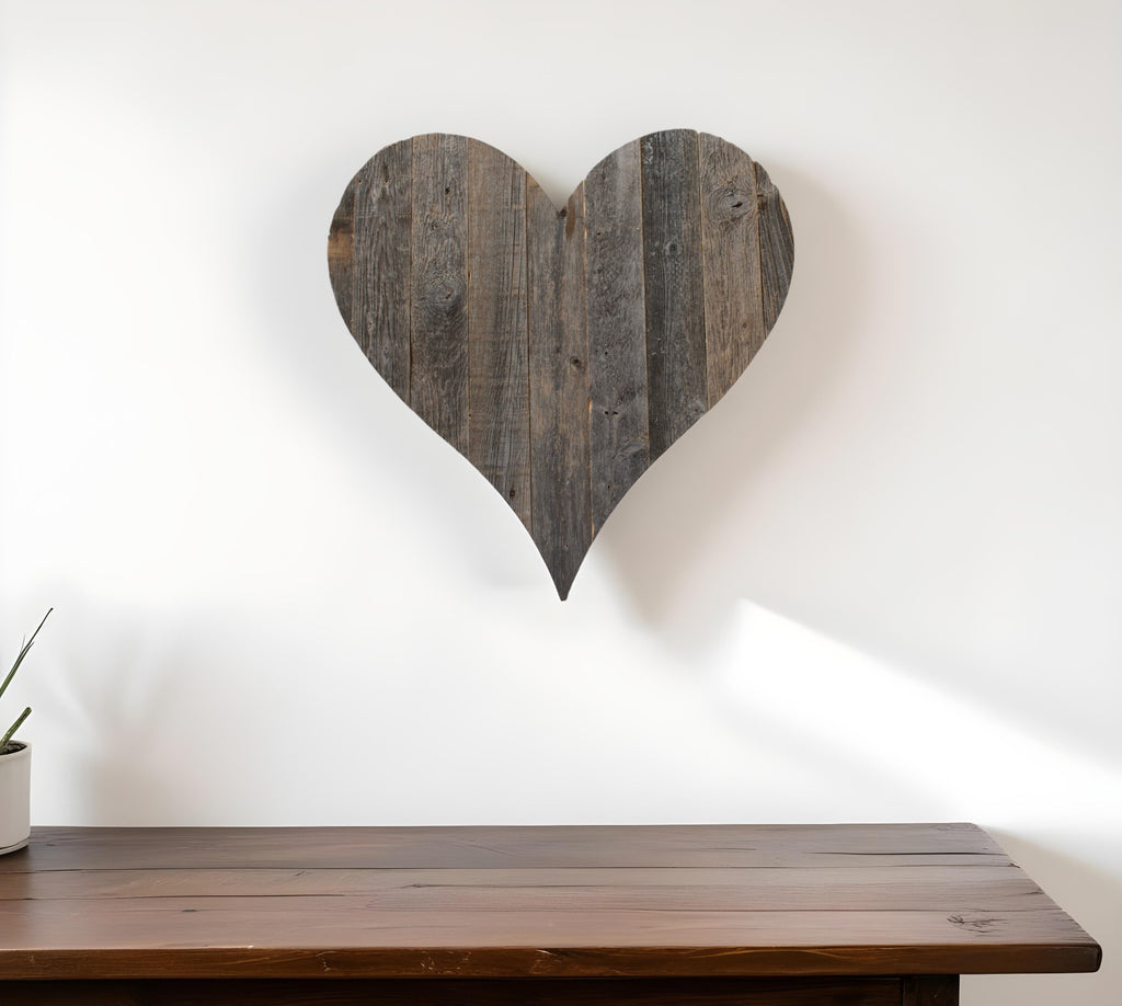 LuxxHomes  12" Weathered Gray Reclaimed Wood Heart Wall Decor