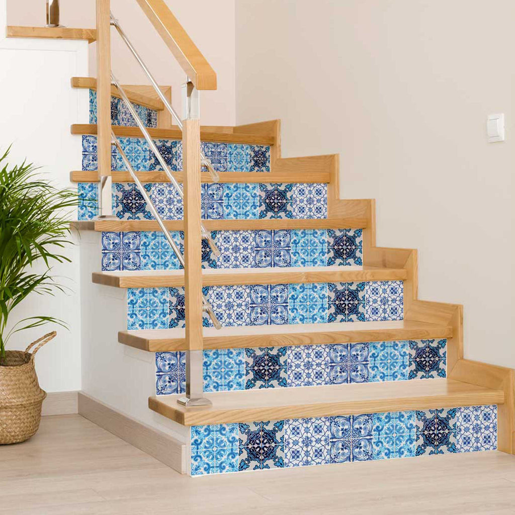 LuxxHomes  4" X 4" Mediterranean Blues Mosaic Peel and Stick Tiles