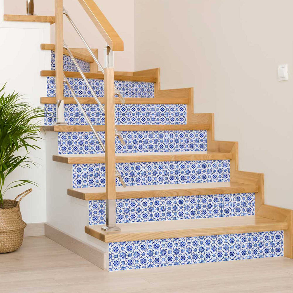 LuxxHomes  4" X 4" Blue Micro Peel And Stick Removable Tiles