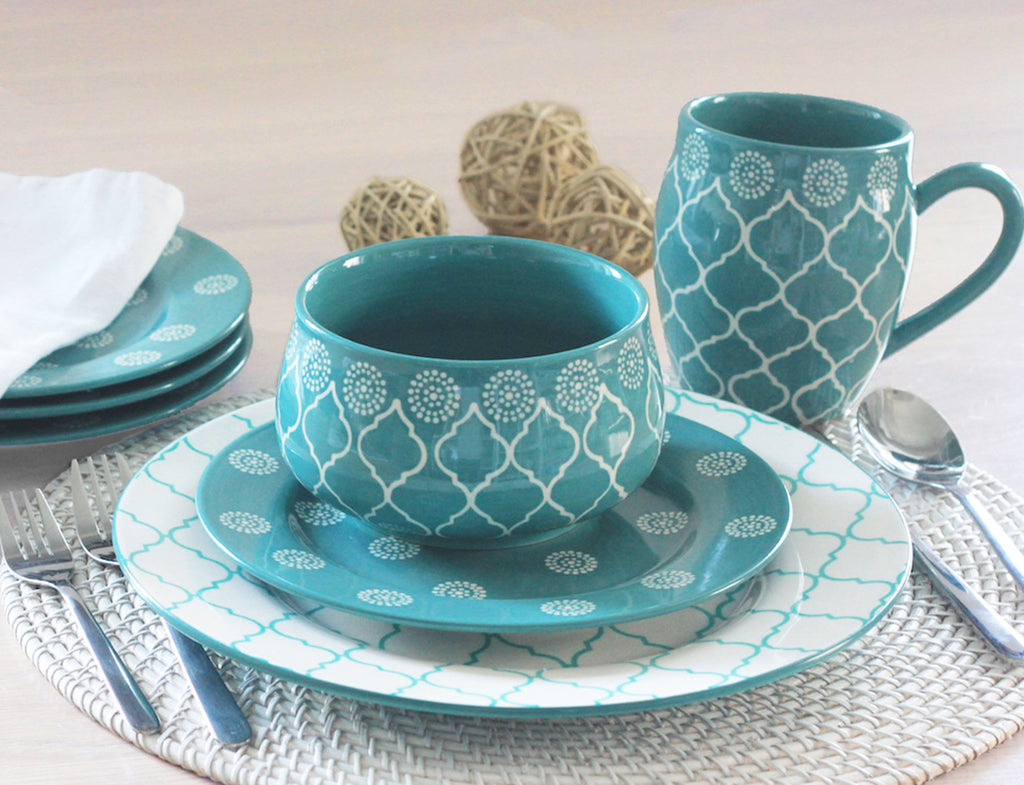 LuxxHomes  Turquoise Sixteen Piece Round Trellis Ceramic Service For Four Dinnerware Set