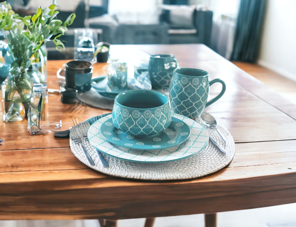 LuxxHomes  Turquoise Sixteen Piece Round Trellis Ceramic Service For Four Dinnerware Set